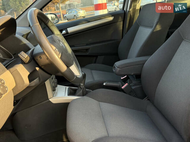 Білий Опель Астра, об'ємом двигуна 1.6 л та пробігом 220 тис. км за 6600 $, фото 16 на Automoto.ua