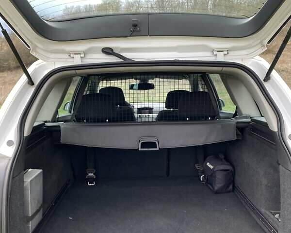 Белый Опель Астра, объемом двигателя 1.7 л и пробегом 318 тыс. км за 5600 $, фото 5 на Automoto.ua