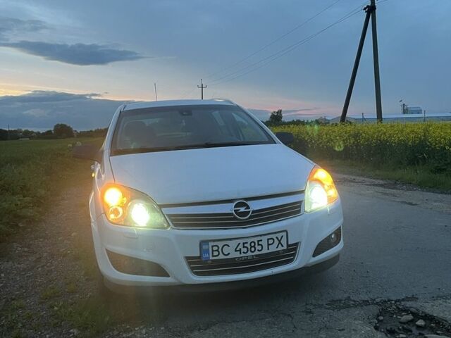 Белый Опель Астра, объемом двигателя 1.7 л и пробегом 295 тыс. км за 4500 $, фото 2 на Automoto.ua