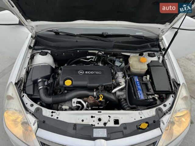 Білий Опель Астра, об'ємом двигуна 1.7 л та пробігом 306 тис. км за 4950 $, фото 33 на Automoto.ua