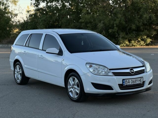 Білий Опель Астра, об'ємом двигуна 1.8 л та пробігом 200 тис. км за 3499 $, фото 2 на Automoto.ua
