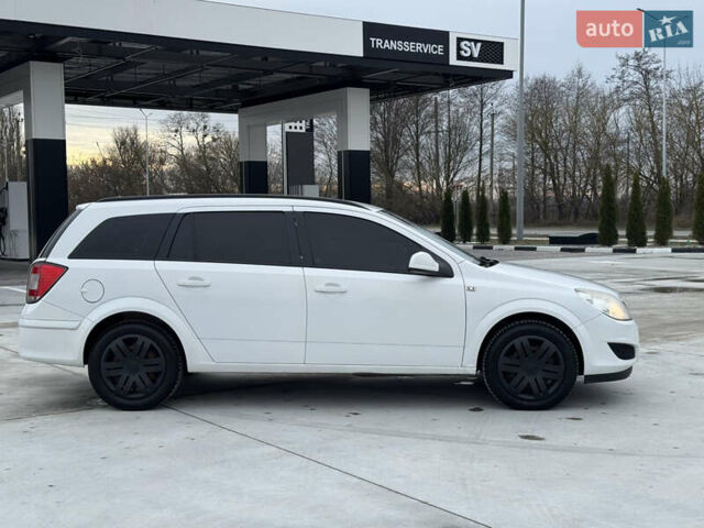 Белый Опель Астра, объемом двигателя 1.7 л и пробегом 306 тыс. км за 4999 $, фото 3 на Automoto.ua