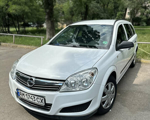 Білий Опель Астра, об'ємом двигуна 1.6 л та пробігом 222 тис. км за 5300 $, фото 2 на Automoto.ua