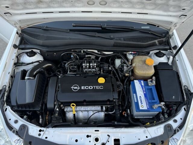 Білий Опель Астра, об'ємом двигуна 1.8 л та пробігом 200 тис. км за 3499 $, фото 15 на Automoto.ua