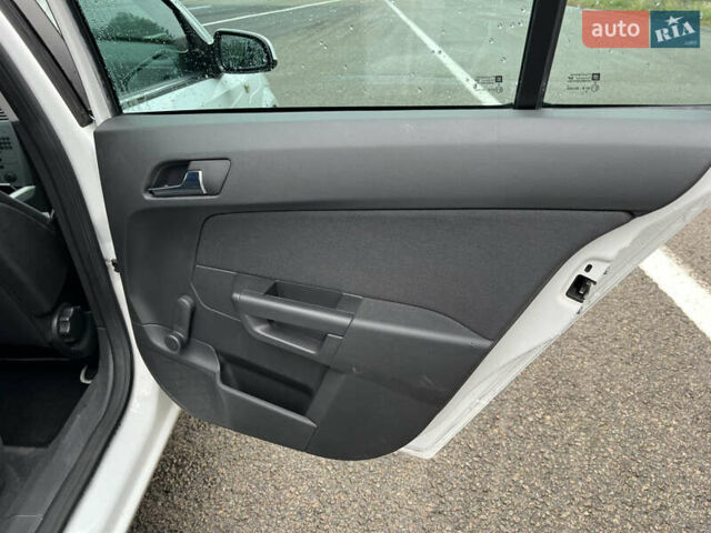 Білий Опель Астра, об'ємом двигуна 1.6 л та пробігом 292 тис. км за 5600 $, фото 9 на Automoto.ua