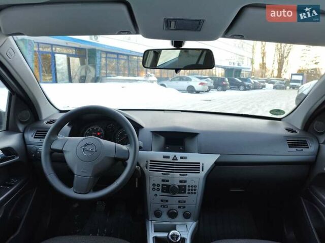 Білий Опель Астра, об'ємом двигуна 1.6 л та пробігом 193 тис. км за 5700 $, фото 28 на Automoto.ua