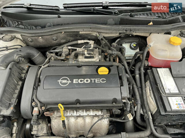 Білий Опель Астра, об'ємом двигуна 1.6 л та пробігом 292 тис. км за 5600 $, фото 12 на Automoto.ua