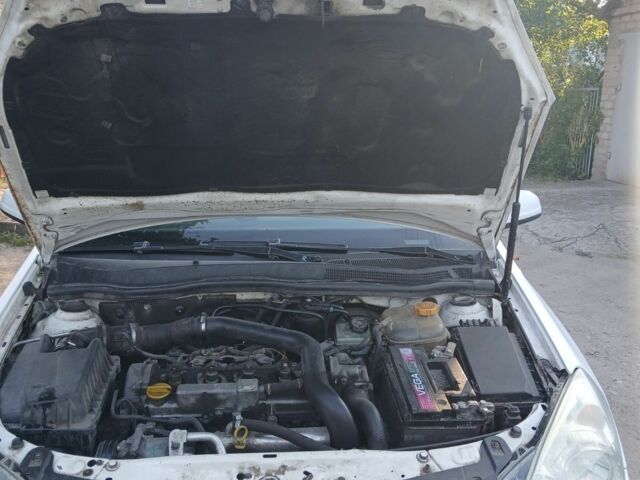 Белый Опель Астра, объемом двигателя 1.7 л и пробегом 283 тыс. км за 4100 $, фото 7 на Automoto.ua