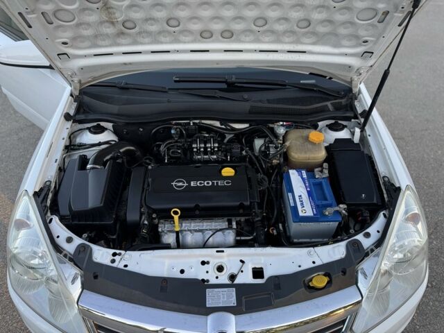 Білий Опель Астра, об'ємом двигуна 1.8 л та пробігом 200 тис. км за 3499 $, фото 14 на Automoto.ua