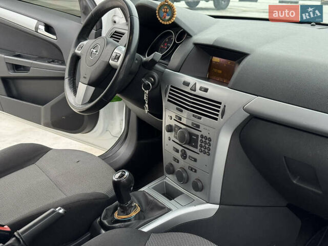 Білий Опель Астра, об'ємом двигуна 1.7 л та пробігом 306 тис. км за 4950 $, фото 29 на Automoto.ua