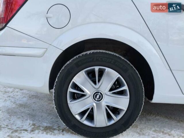 Білий Опель Астра, об'ємом двигуна 1.6 л та пробігом 193 тис. км за 5600 $, фото 17 на Automoto.ua