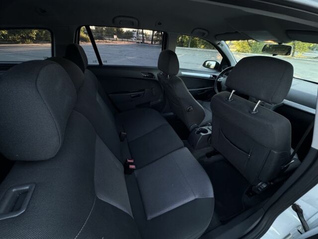 Білий Опель Астра, об'ємом двигуна 1.8 л та пробігом 200 тис. км за 3499 $, фото 7 на Automoto.ua