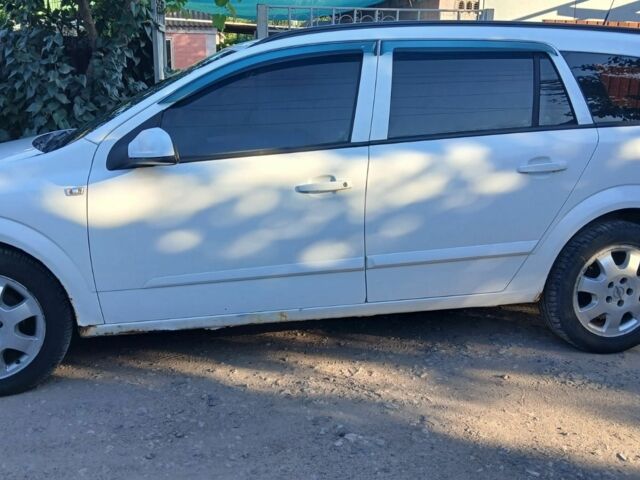 Белый Опель Астра, объемом двигателя 1.7 л и пробегом 283 тыс. км за 4100 $, фото 3 на Automoto.ua