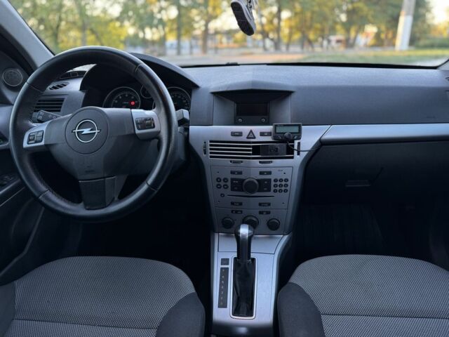 Білий Опель Астра, об'ємом двигуна 1.8 л та пробігом 200 тис. км за 3499 $, фото 10 на Automoto.ua