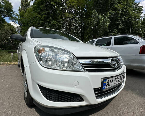 Білий Опель Астра, об'ємом двигуна 1.6 л та пробігом 222 тис. км за 5300 $, фото 5 на Automoto.ua