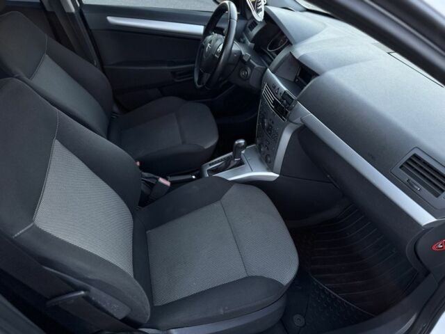 Білий Опель Астра, об'ємом двигуна 1.8 л та пробігом 200 тис. км за 3499 $, фото 9 на Automoto.ua