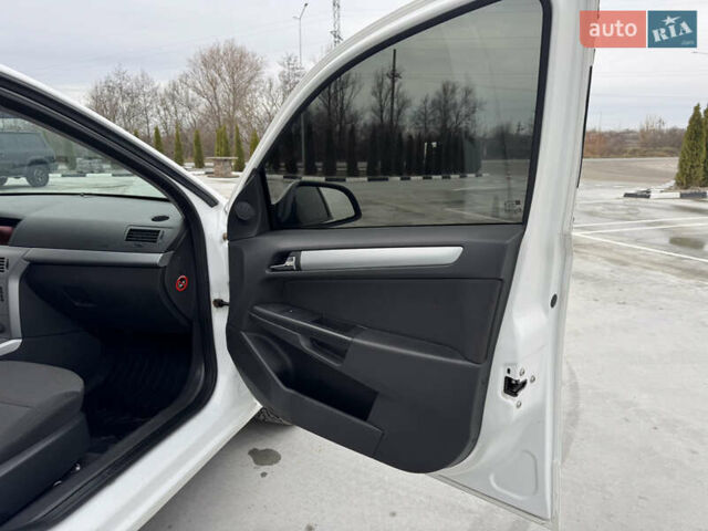 Білий Опель Астра, об'ємом двигуна 1.7 л та пробігом 306 тис. км за 4950 $, фото 9 на Automoto.ua