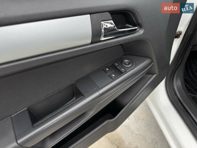 Белый Опель Астра, объемом двигателя 1.7 л и пробегом 306 тыс. км за 4999 $, фото 20 на Automoto.ua