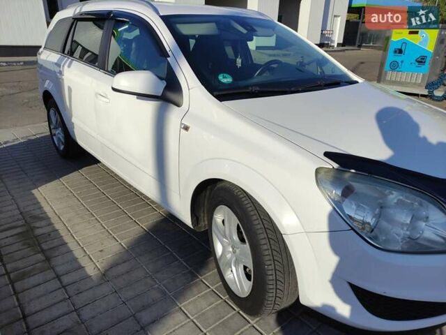 Белый Опель Астра, объемом двигателя 1.7 л и пробегом 310 тыс. км за 6500 $, фото 8 на Automoto.ua