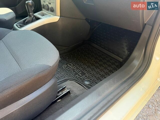 Білий Опель Астра, об'ємом двигуна 1.6 л та пробігом 157 тис. км за 5950 $, фото 80 на Automoto.ua