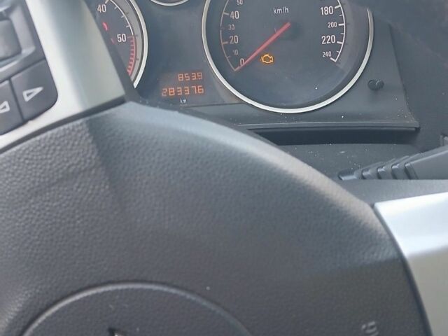 Белый Опель Астра, объемом двигателя 1.7 л и пробегом 283 тыс. км за 4100 $, фото 5 на Automoto.ua