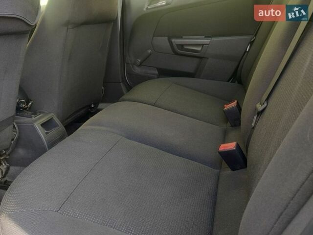 Белый Опель Астра, объемом двигателя 1.7 л и пробегом 294 тыс. км за 5510 $, фото 7 на Automoto.ua