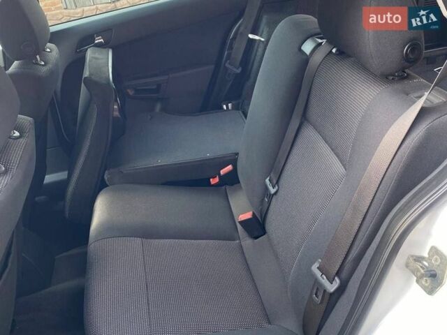 Белый Опель Астра, объемом двигателя 1.6 л и пробегом 217 тыс. км за 5990 $, фото 56 на Automoto.ua