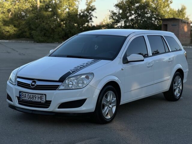 Білий Опель Астра, об'ємом двигуна 1.8 л та пробігом 200 тис. км за 3499 $, фото 1 на Automoto.ua