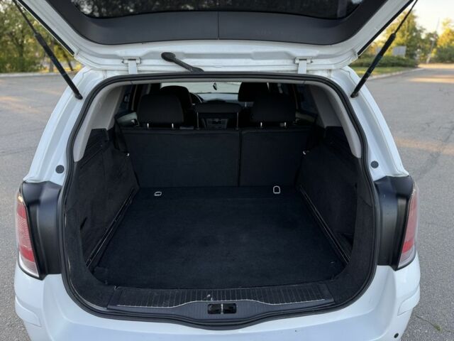 Білий Опель Астра, об'ємом двигуна 1.8 л та пробігом 200 тис. км за 3499 $, фото 6 на Automoto.ua