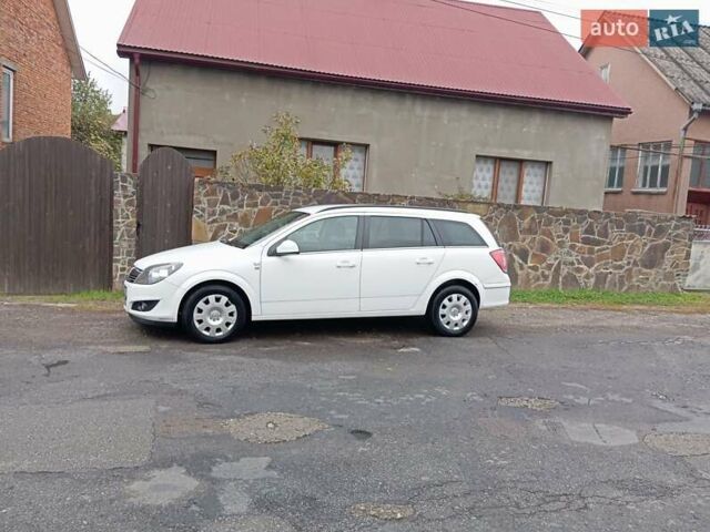 Белый Опель Астра, объемом двигателя 1.7 л и пробегом 245 тыс. км за 5250 $, фото 7 на Automoto.ua