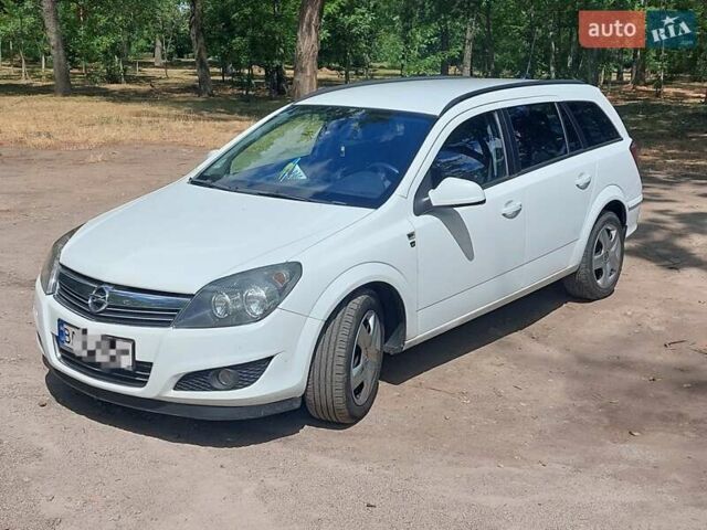 Белый Опель Астра, объемом двигателя 1.7 л и пробегом 220 тыс. км за 6500 $, фото 2 на Automoto.ua
