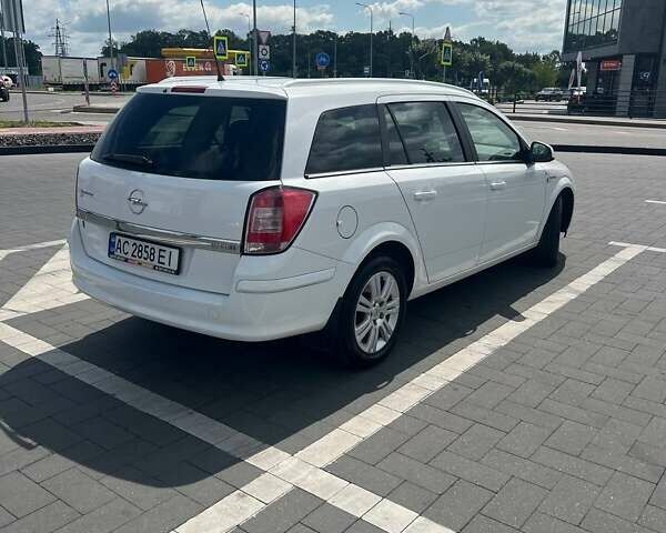 Опель Астра 2010 у Луцьку на Automoto.ua Білий Опель Астра, об'ємом двигуна 1.9 л та пробігом 240 тис. км за 6700 $, фото 5 на Automoto.ua