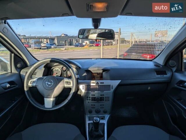 Белый Опель Астра, объемом двигателя 1.7 л и пробегом 275 тыс. км за 5500 $, фото 10 на Automoto.ua