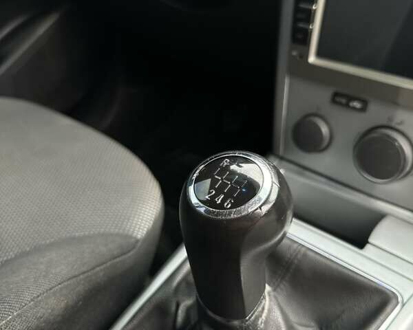 Белый Опель Астра, объемом двигателя 1.69 л и пробегом 267 тыс. км за 6000 $, фото 11 на Automoto.ua