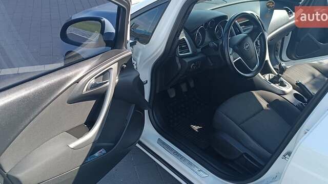 Білий Опель Астра, об'ємом двигуна 1.7 л та пробігом 275 тис. км за 7100 $, фото 16 на Automoto.ua