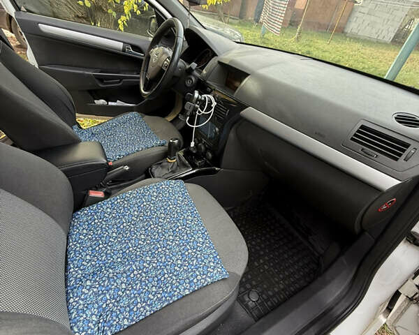 Білий Опель Астра, об'ємом двигуна 1.7 л та пробігом 283 тис. км за 6000 $, фото 8 на Automoto.ua