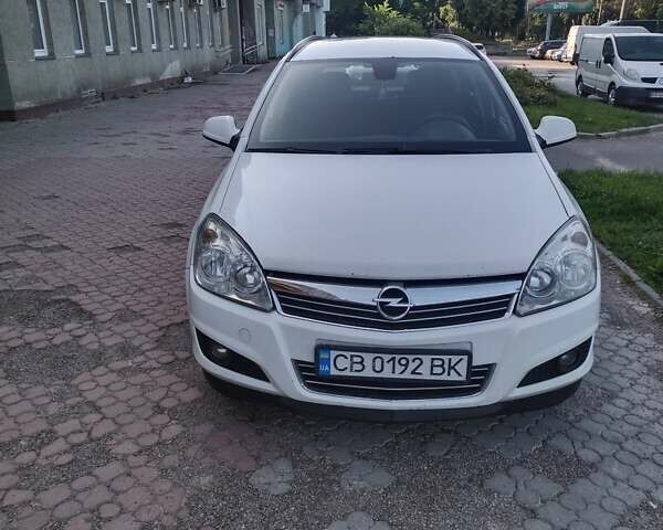 Белый Опель Астра, объемом двигателя 1.69 л и пробегом 360 тыс. км за 3800 $, фото 2 на Automoto.ua