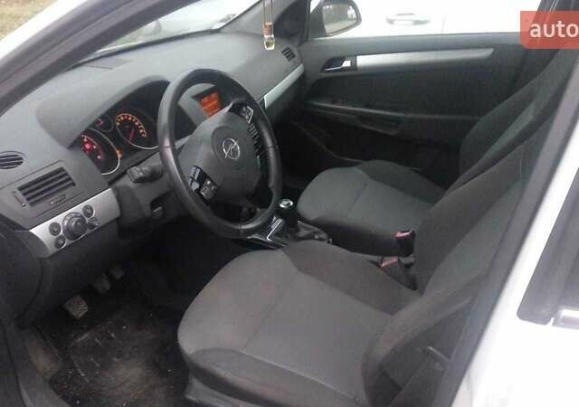 Білий Опель Астра, об'ємом двигуна 1.7 л та пробігом 217 тис. км за 6500 $, фото 2 на Automoto.ua