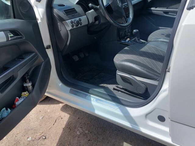 Білий Опель Астра, об'ємом двигуна 1.7 л та пробігом 224 тис. км за 6500 $, фото 9 на Automoto.ua