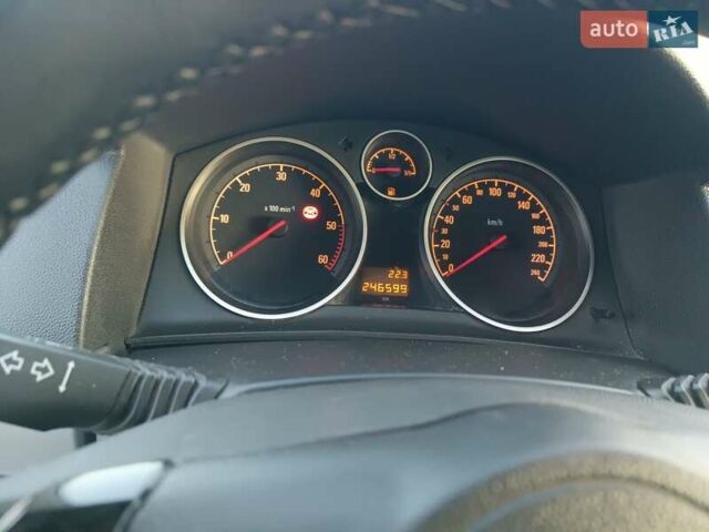 Белый Опель Астра, объемом двигателя 1.7 л и пробегом 245 тыс. км за 5600 $, фото 16 на Automoto.ua