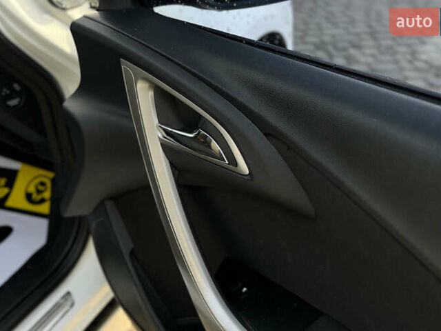 Белый Опель Астра, объемом двигателя 1.69 л и пробегом 276 тыс. км за 6999 $, фото 19 на Automoto.ua