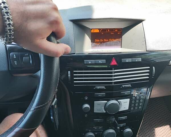 Белый Опель Астра, объемом двигателя 1.69 л и пробегом 320 тыс. км за 5800 $, фото 1 на Automoto.ua