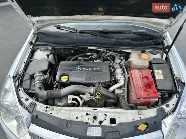 Білий Опель Астра, об'ємом двигуна 1.7 л та пробігом 270 тис. км за 6000 $, фото 9 на Automoto.ua