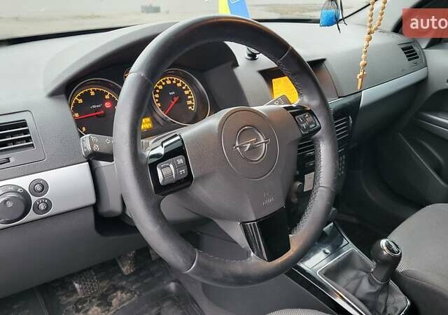 Білий Опель Астра, об'ємом двигуна 1.69 л та пробігом 280 тис. км за 5300 $, фото 32 на Automoto.ua