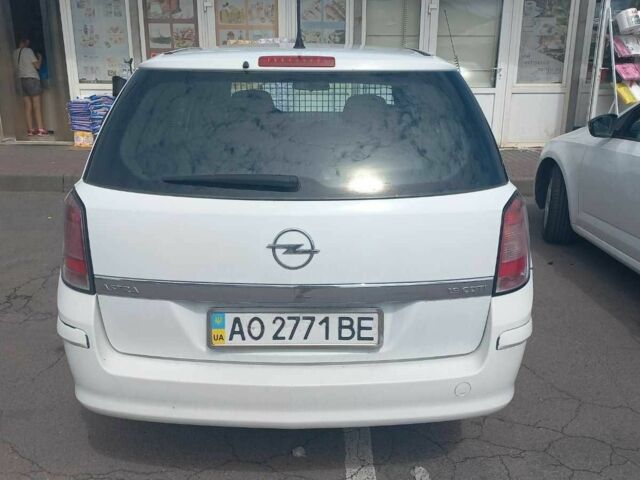 Опель Астра 2010 в Мукачеве на Automoto.ua Белый Опель Астра, объемом двигателя 1.7 л и пробегом 314 тыс. км за 4500 $, фото 2 на Automoto.ua