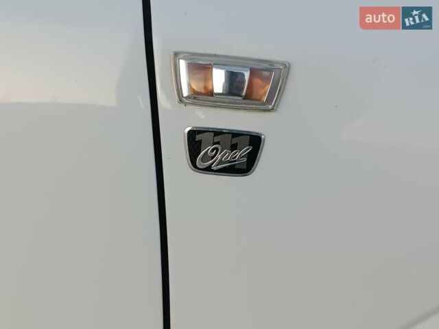 Белый Опель Астра, объемом двигателя 1.7 л и пробегом 245 тыс. км за 5600 $, фото 5 на Automoto.ua