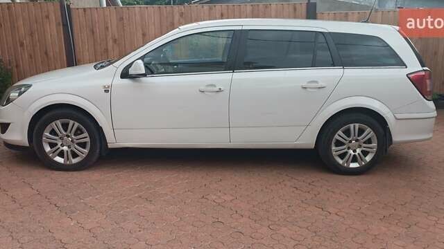 Опель Астра 2010 у Первомайськ на Automoto.ua Білий Опель Астра, об'ємом двигуна 1.7 л та пробігом 271 тис. км за 5500 $, фото 7 на Automoto.ua