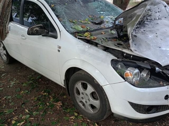 Білий Опель Астра, об'ємом двигуна 1.7 л та пробігом 200 тис. км за 3011 $, фото 3 на Automoto.ua