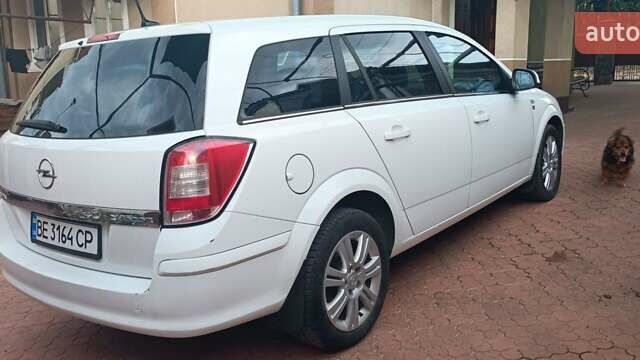 Опель Астра 2010 у Первомайськ на Automoto.ua Білий Опель Астра, об'ємом двигуна 1.7 л та пробігом 271 тис. км за 5500 $, фото 8 на Automoto.ua