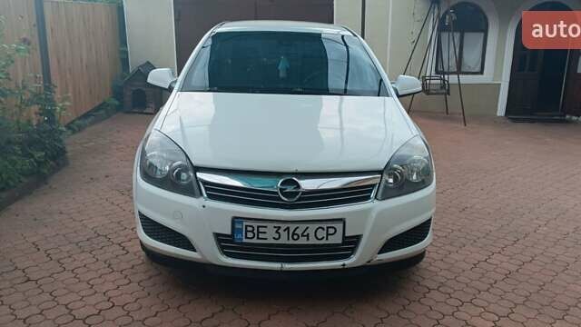Опель Астра 2010 у Первомайськ на Automoto.ua Білий Опель Астра, об'ємом двигуна 1.7 л та пробігом 271 тис. км за 5500 $, фото 5 на Automoto.ua